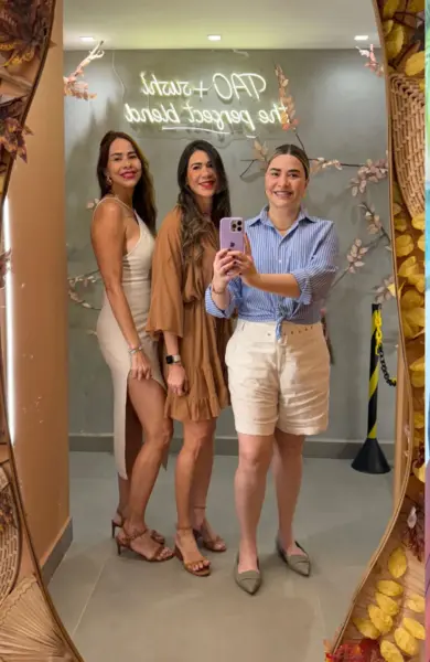 As irmãs Hanna, Mardhia e Rafaela El-Shawa, curtindo juntas o novo TAO. Veja mais na coluna No Circuito