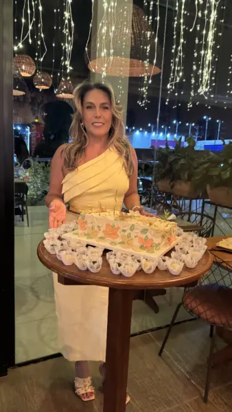 O restaurante Jarude foi palco de um encontro especial para celebrar em clima de surpresa o aniversário da querida Girlane Barcelos
