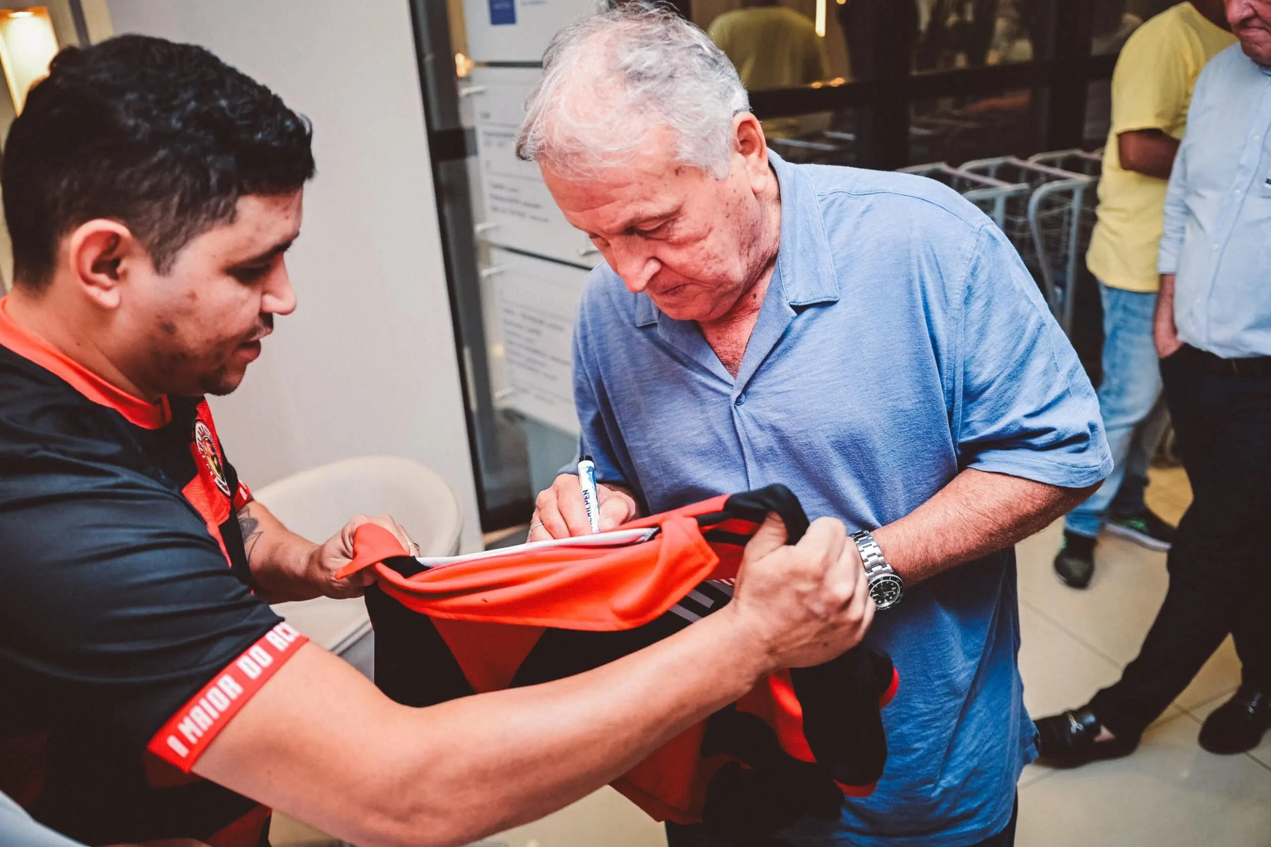 Ex-jogador Zico chega a Rio Branco e é recepcionado por fãs e autoridades 3 Ex-jogador Zico chega a Rio Branco e é recepcionado por fãs e autoridades