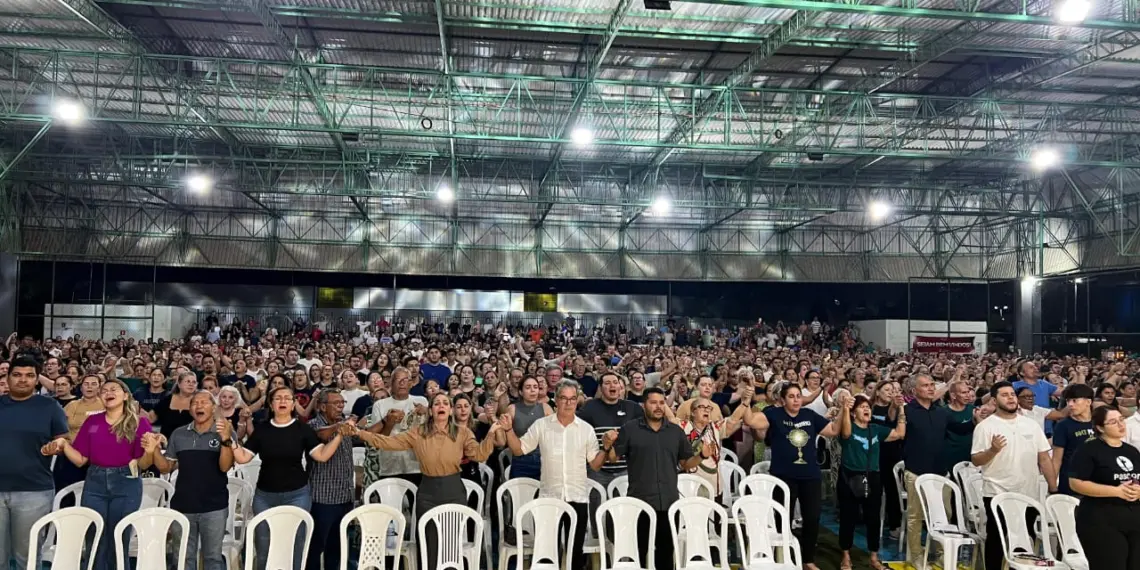 Encerramento do 8º Cerco de Jericó reúne multidão em noite de fé em Rio Branco