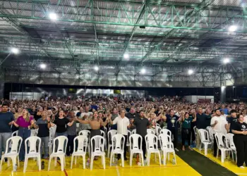 Encerramento do 8º Cerco de Jericó reúne multidão em noite de fé em Rio Branco