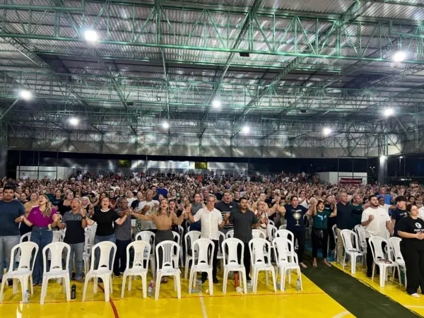 Encerramento do 8º Cerco de Jericó reúne multidão em noite de fé em Rio Branco