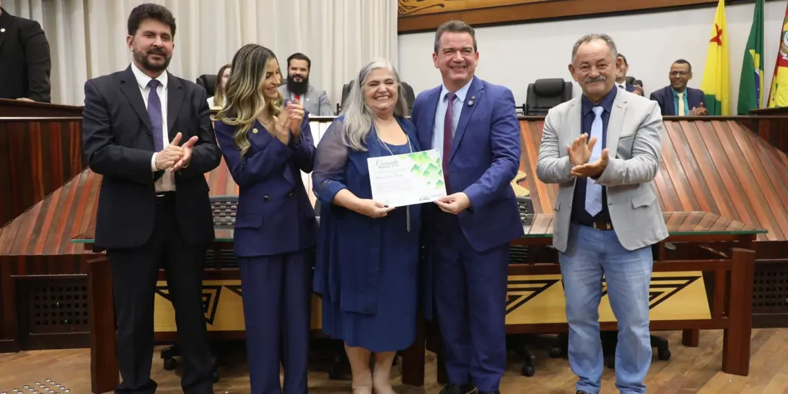 Sessão Solene na Aleac homenageia Redesim no Acre