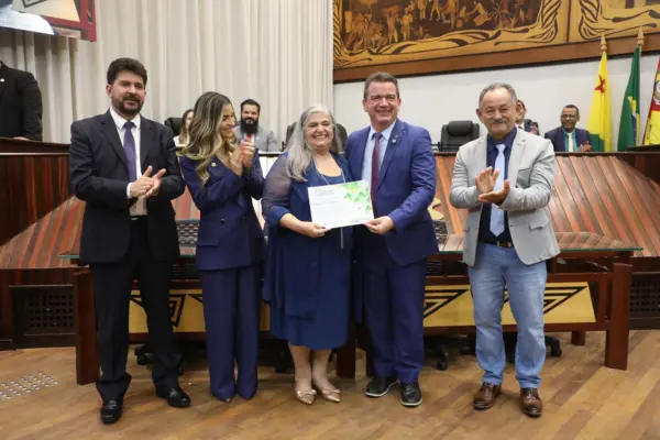 Sessão Solene na Aleac homenageia Redesim no Acre