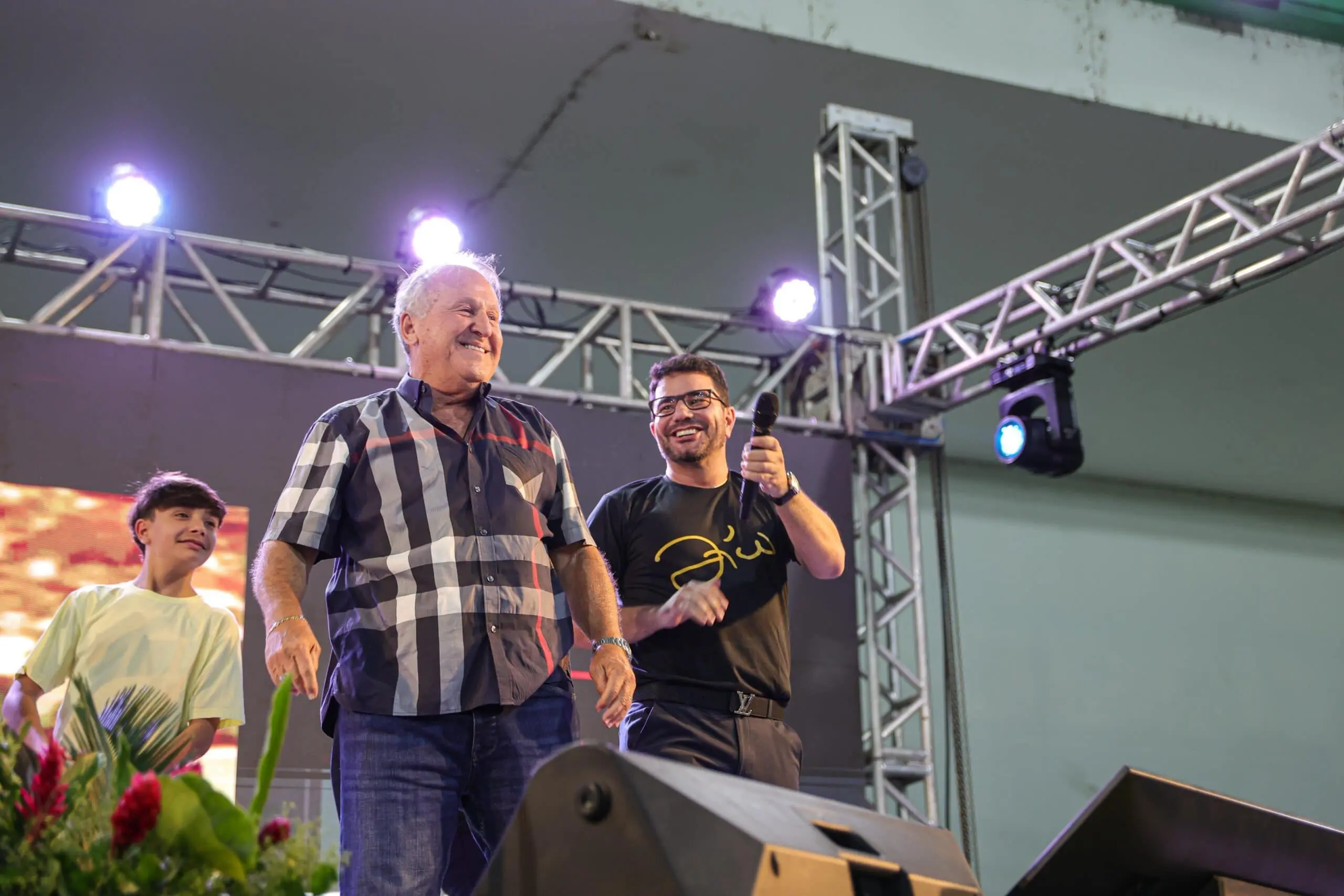 Zico retorna ao Acre após 34 anos e inspira em palestra sobre liderança e superação