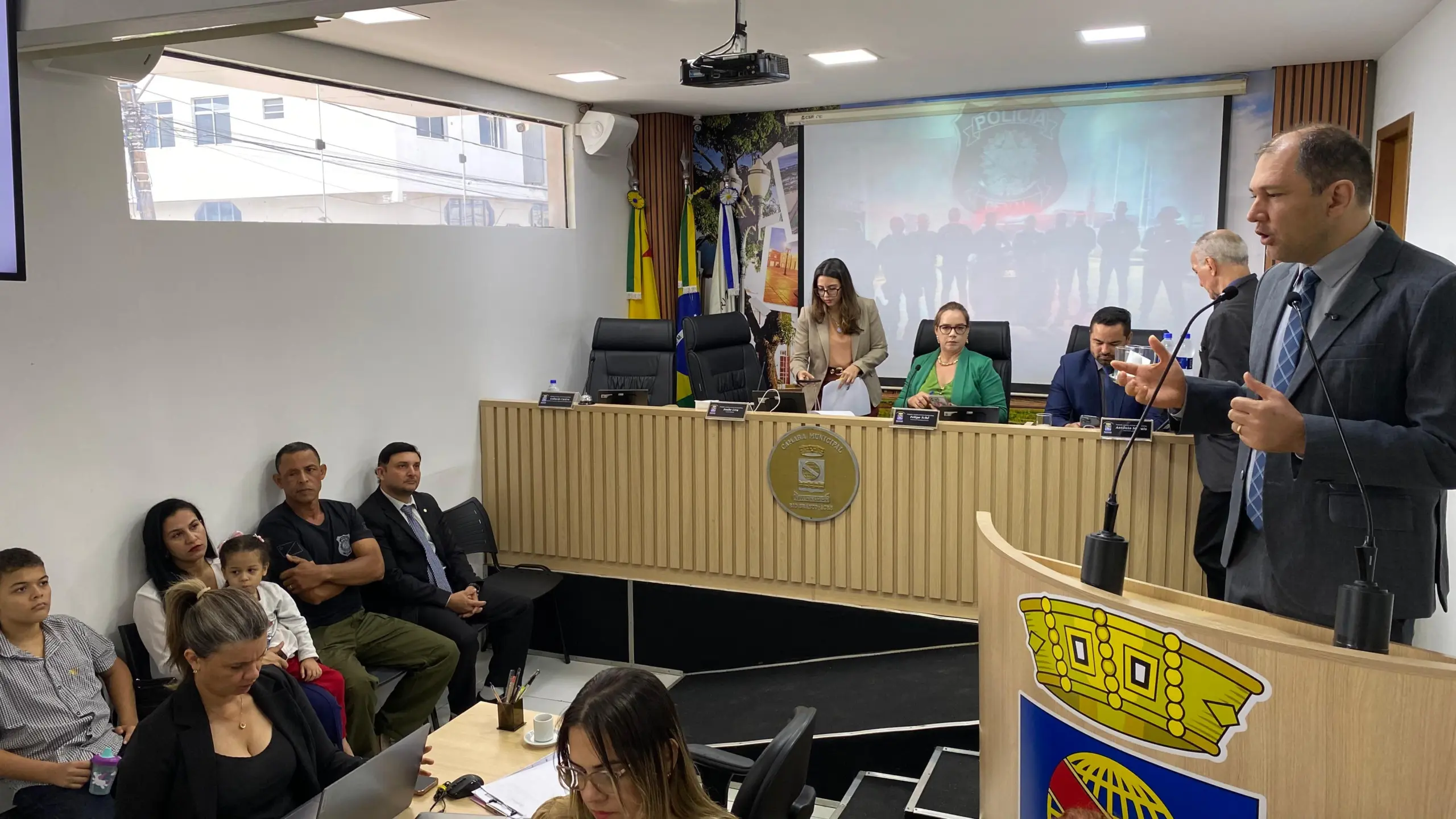 Policial desabafa para vereadores: 'hoje não morremos mais pelas facções, morremos pelo Estado' 2 Policial desabafa para vereadores: 'hoje não morremos mais pelas facções, morremos pelo Estado'