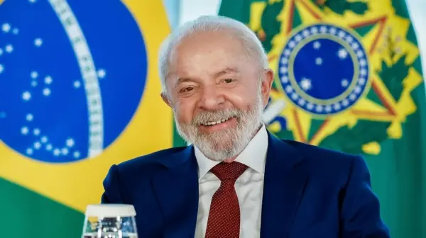 Lula lidera aprovação entre presidentes sul-americanos, segundo pesquisa internacional