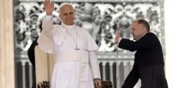 Setenta anos de fé: Papa Leão XIV celebra aniversário com fiéis na Praça de São Pedro