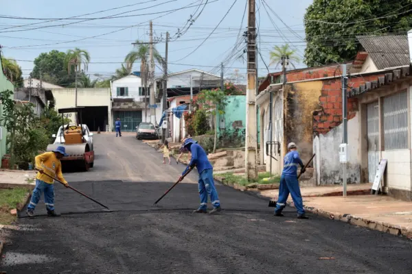 Prefeitura de Rio Branco intensifica frentes de pavimentação em diversos bairros