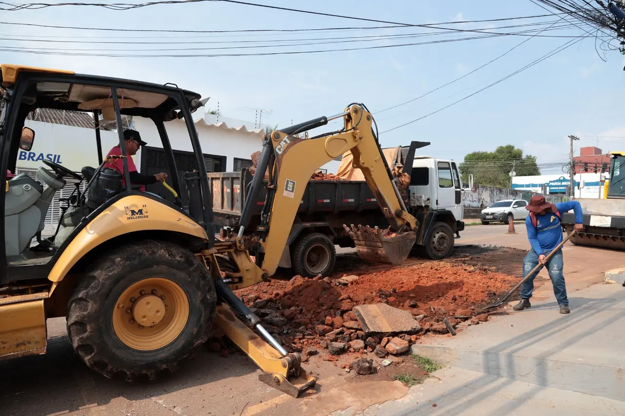 Prefeitura de Rio Branco intensifica frentes de pavimentação em diversos bairros 2 Prefeitura de Rio Branco intensifica frentes de pavimentação em diversos bairros