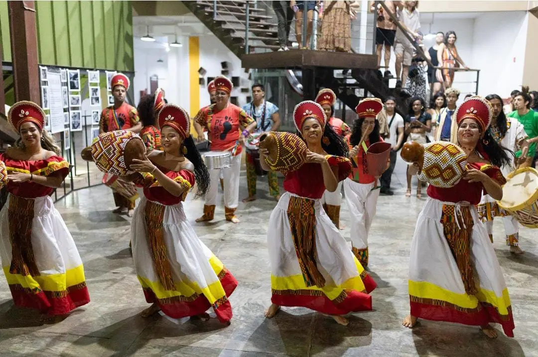 Ellen Oléria é atração principal do Festival Afro Integrado; cantora gravou vídeo na capital
