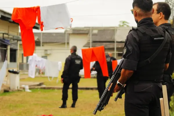 Policial desabafa para vereadores: 'hoje não morremos mais pelas facções, morremos pelo Estado'