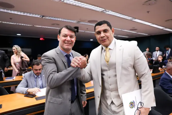 Comissão aprova relatório de Roberto Duarte sobre anistia e revisão de multas amientais no Acre