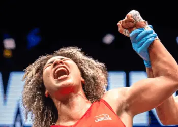 Rebeca Lima conquista a medalha de ouro no Mundial de Boxe 2025