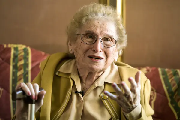 Buenos Aires vai às urnas em meio a morte de ícone dos direitos humanos