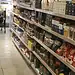 Consumidores circulam por supermercado em Rio Branco (AC), onde o preço da cesta básica teve leve alta em agosto, puxada pelo arroz e pela carne bovina (Foto: Valter Campanato | Agência Brasil)