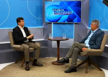 Eduardo Velloso anuncia pré-candidatura ao Senado em entrevista na TV acreana (Foto: Reprodução/Redes Sociais)
