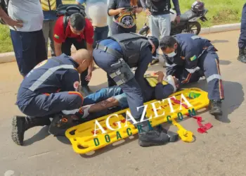 Sacola de peixe causa acidente e deixa mototaxista ferido na BR-364, no Acre