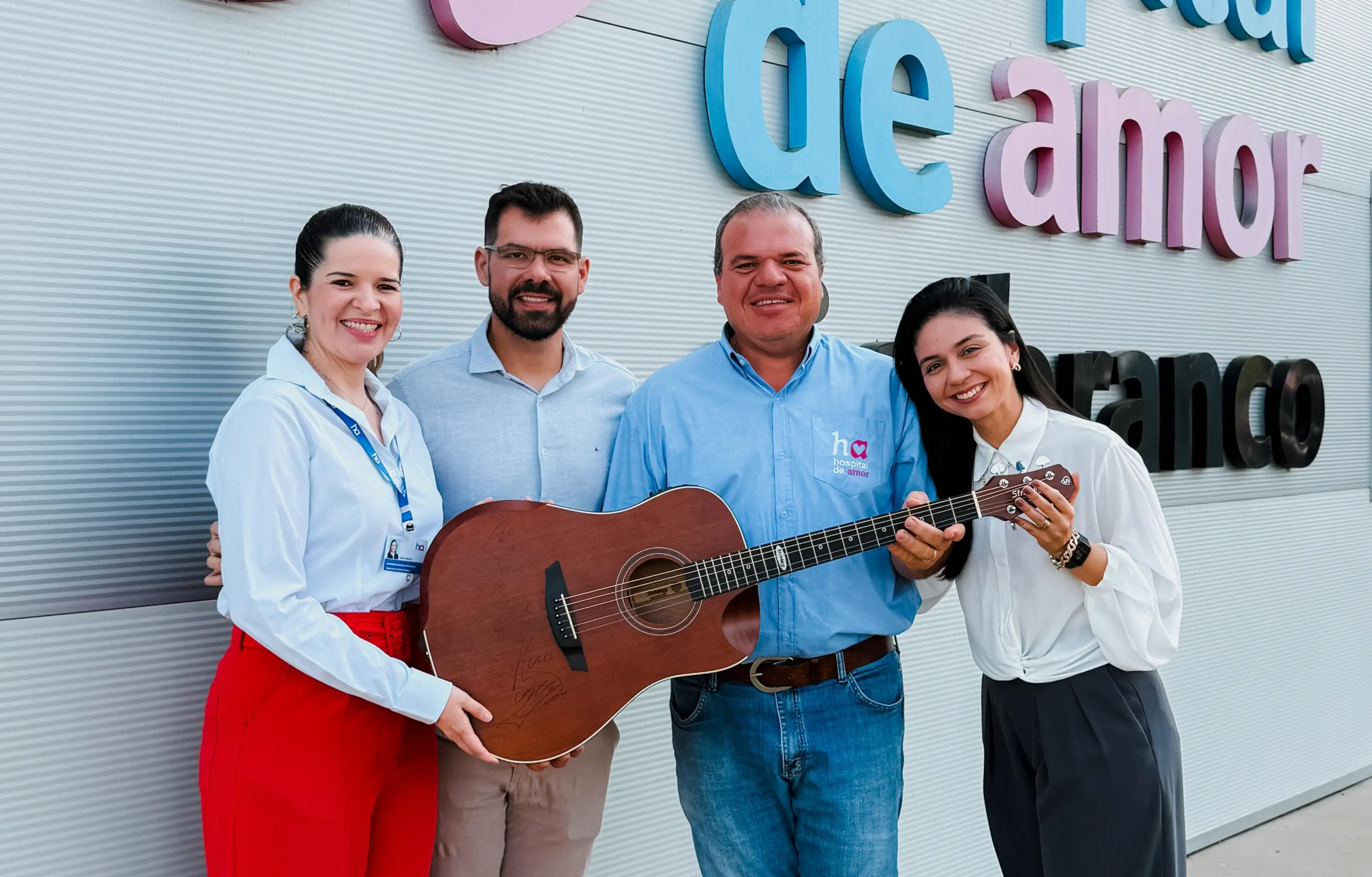 Violão autografado por Gusttavo Lima no Acre será leiloado em prol do Hospital de Amor 2 Violão autografado por Gusttavo Lima no Acre será leiloado em prol do Hospital de Amor
