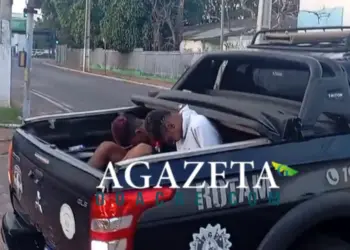Polícia recupera moto roubada e detém dupla no bairro Tucumã