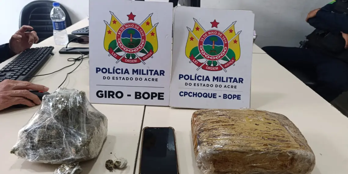 Polícia apreende mais de 1,5 kg de maconha e prende jovem no bairro Alto Alegre 1 Polícia apreende mais de 1,5 kg de maconha e prende jovem no bairro Alto Alegre