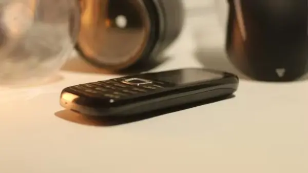Celular sem internet melhora a felicidade e o foco, mostra estudo