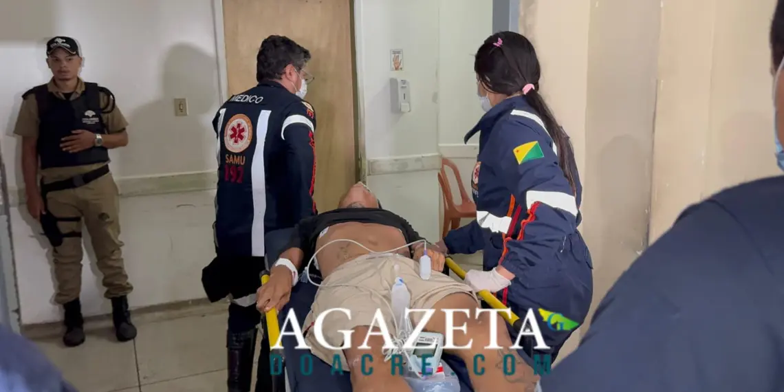 Jovem é baleado acidentalmente pelo melhor amigo na Baixada da Sobral