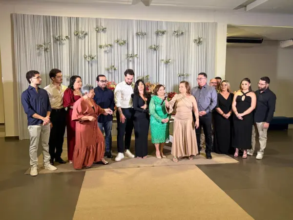 Evinha Evangelista celebrou seus 29 anos em animada festa no AFA Jardim. Veja mais na coluna Roberta Lima