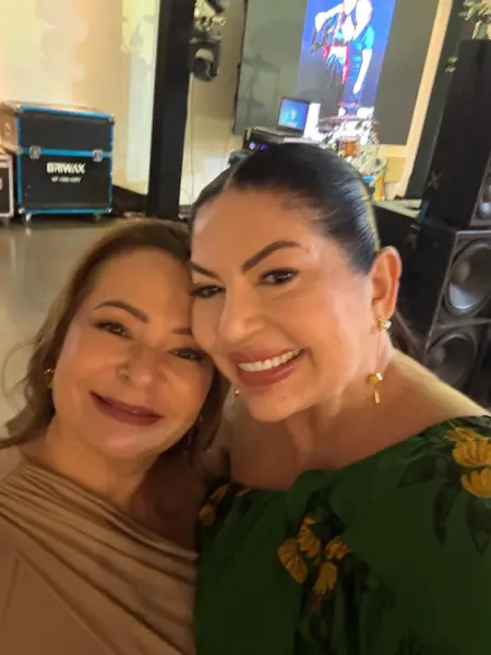 Evinha Evangelista celebrou seus 29 anos em animada festa no AFA Jardim. Veja mais na coluna Roberta Lima
