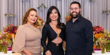 Evinha Evangelista celebrou seus 29 anos em animada festa no AFA Jardim. Veja mais na coluna Roberta Lima
