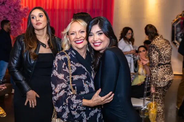 Evinha Evangelista celebrou seus 29 anos em animada festa no AFA Jardim. Veja mais na coluna Roberta Lima