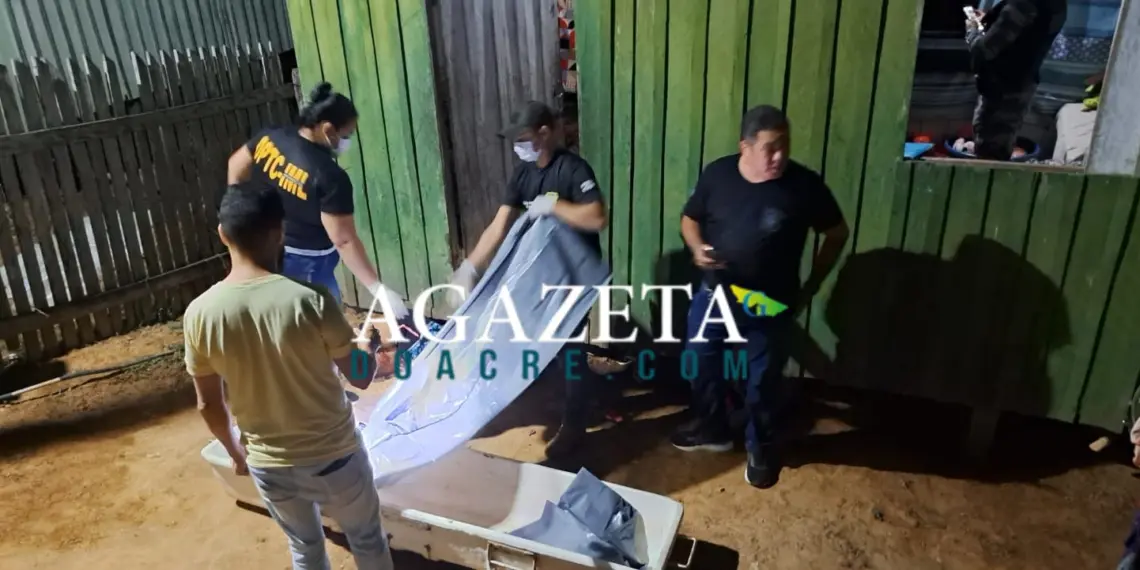 Bebê baleada na cabeça durante assassinato dos pais é submetida a cirurgia e segue internada