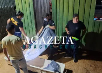Bebê baleada na cabeça durante assassinato dos pais é submetida a cirurgia e segue internada
