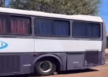 Suruba no ônibus: veículo onde vídeo foi gravado vira ponto turístico no Paraná