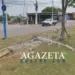 Caminhonete colide contra poste após motorista perder o controle em Rio Branco