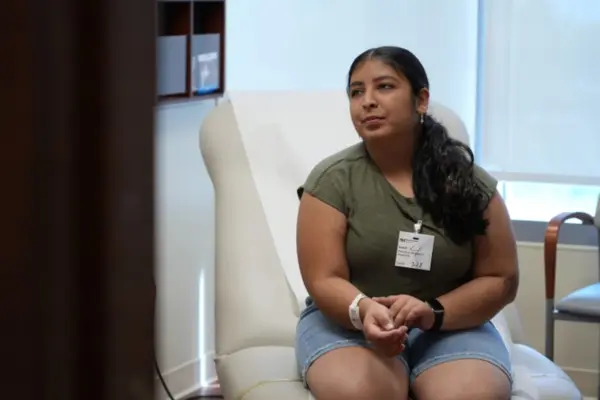 Adolescente que achava estar menstruando descobre câncer vaginal raro