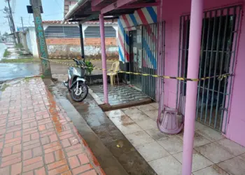 Homem é baleado dentro de salão de cabeleireiro no Acre