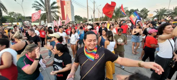 Manifestação contra a PEC da Blindagem reúne público no Lago do Amor 2 Manifestação contra a PEC da Blindagem reúne público no Lago do Amor