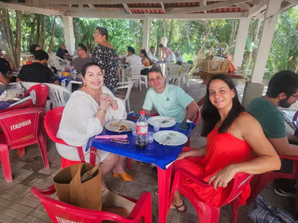 Padre Macoy celebra em grande estilo seu aniversário no último sábado, 20