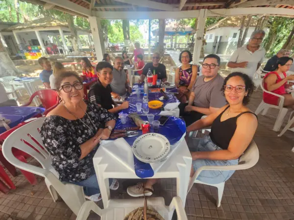 Padre Macoy celebra em grande estilo seu aniversário no último sábado, 20