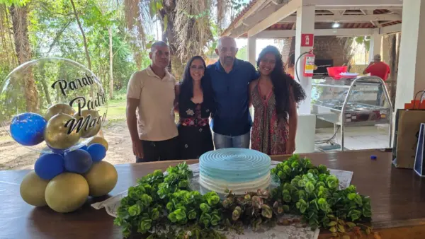 Padre Macoy celebra em grande estilo seu aniversário no último sábado, 20