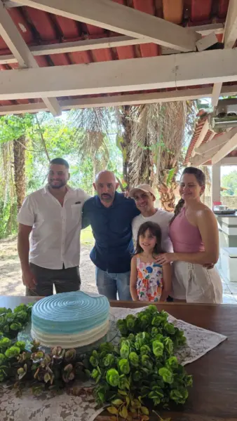 Padre Macoy celebra em grande estilo seu aniversário no último sábado, 20