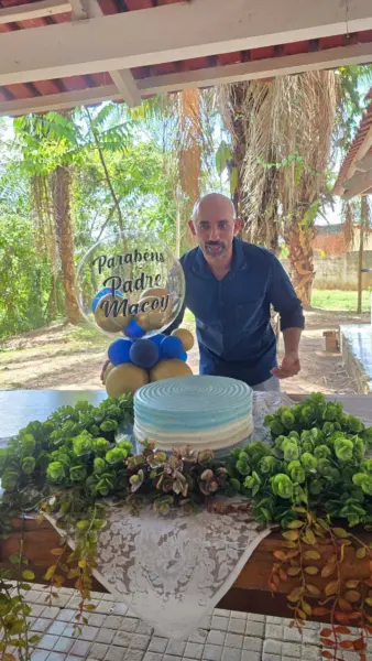 Padre Macoy celebra em grande estilo seu aniversário no último sábado, 20