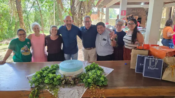 Padre Macoy celebra em grande estilo seu aniversário no último sábado, 20