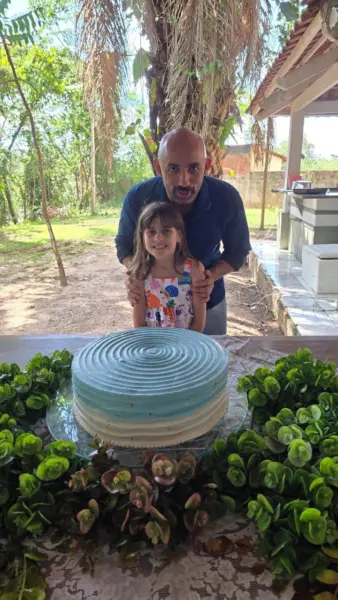 Padre Macoy celebra em grande estilo seu aniversário no último sábado, 20