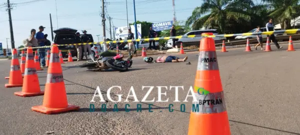 Motociclista morre em colisão com carreta na rotatória da Via Chico Mendes