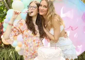 Modelo Schynaider Moura ao lado da filha, Anne-Maria Garnero, de 16 anos — Foto: Reprodução/Instagram