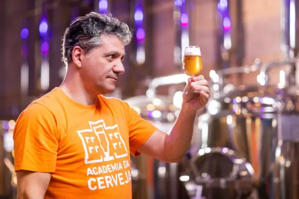 Ambev traz ao Brasil curso internacional inédito de tecnologia Cervejeira