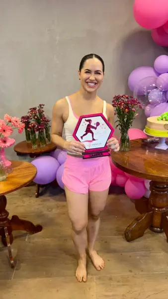 Hanna Lis celebrou seus 28 anos do jeito que mais ama: em quadra. Veja mais na coluna Roberta Lima