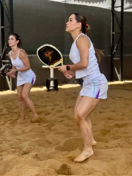 Hanna Lis celebrou seus 28 anos do jeito que mais ama: em quadra. Veja mais na coluna Roberta Lima